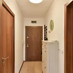 Flat 1 아파트 *