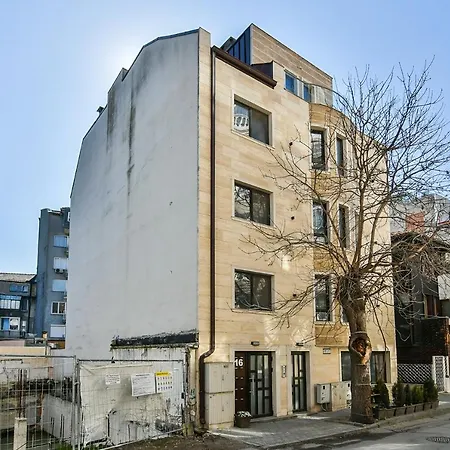 Flat 1 Lejlighed