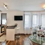 Flat 1 *