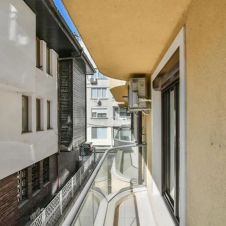 Flat 1 Lägenhet